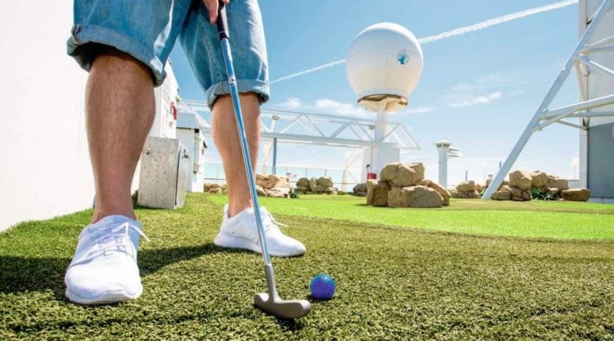 Marella Explorer 2 minigolf