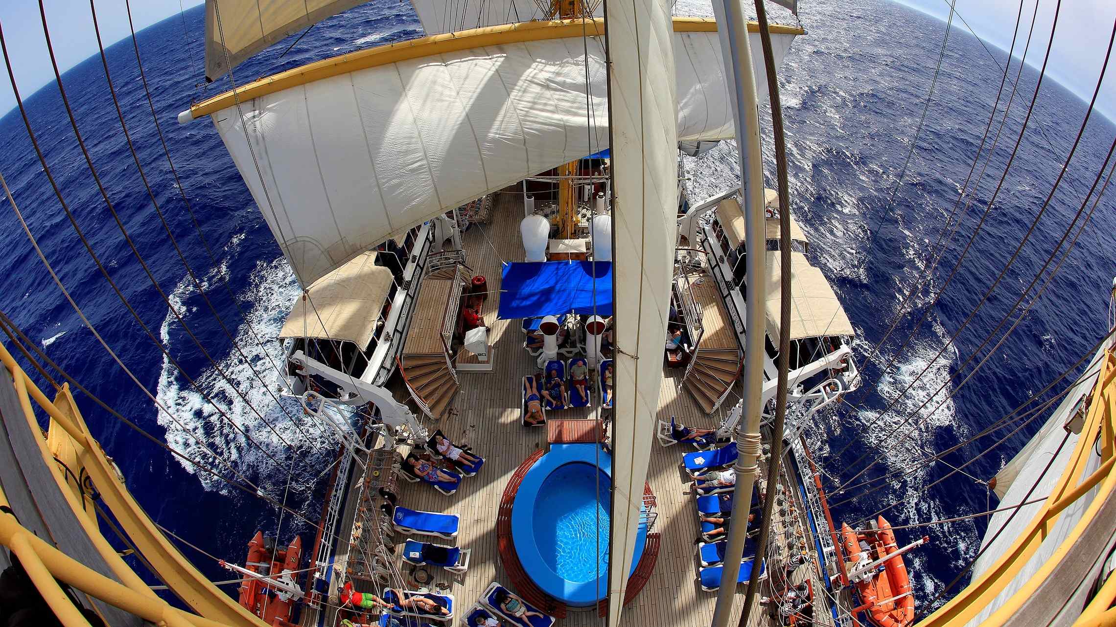 Royal Clipper ulkokansi
