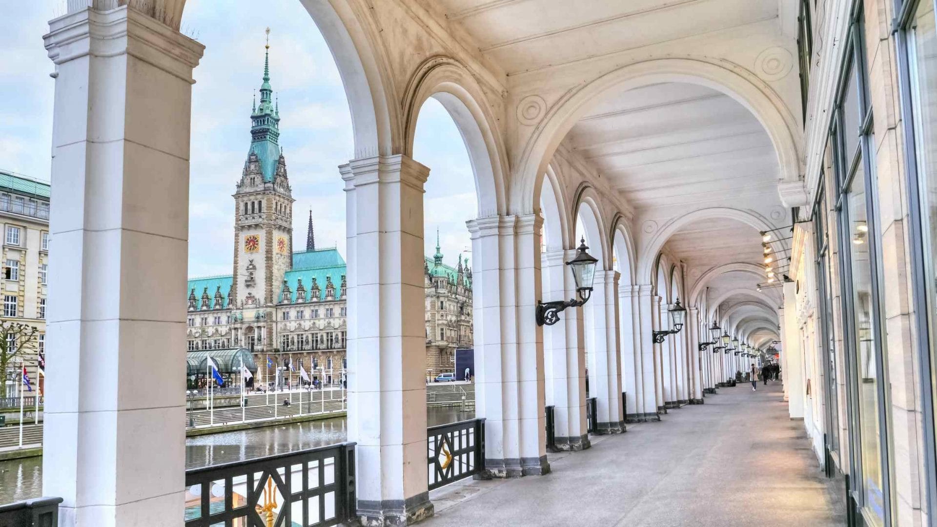 Alsterarkaden Kleine Alster järvi Hampuri Saksa