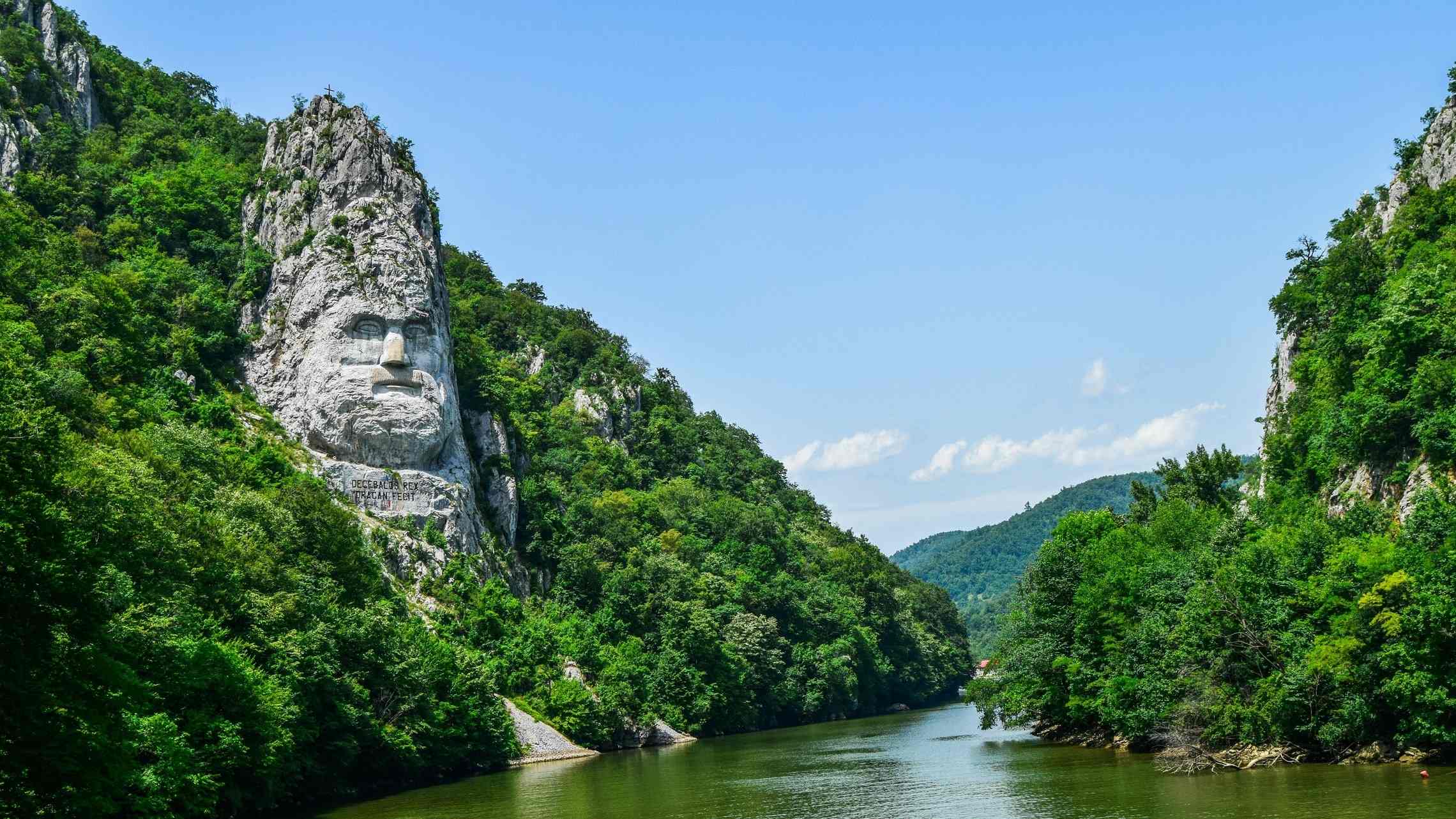 Decebalusin patsas lähellä Orsovaa Serbia