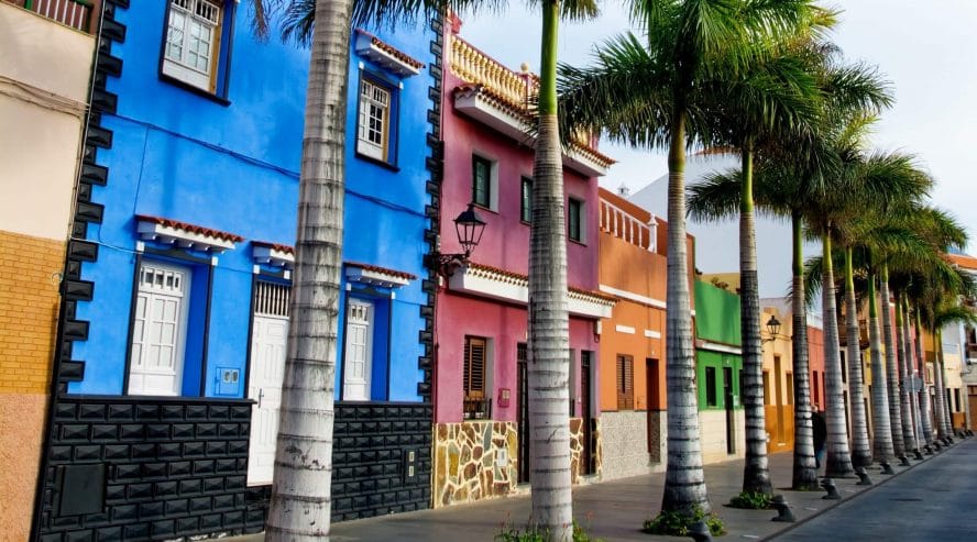 Värikkäitä taloja Santa Cruz Teneriffa