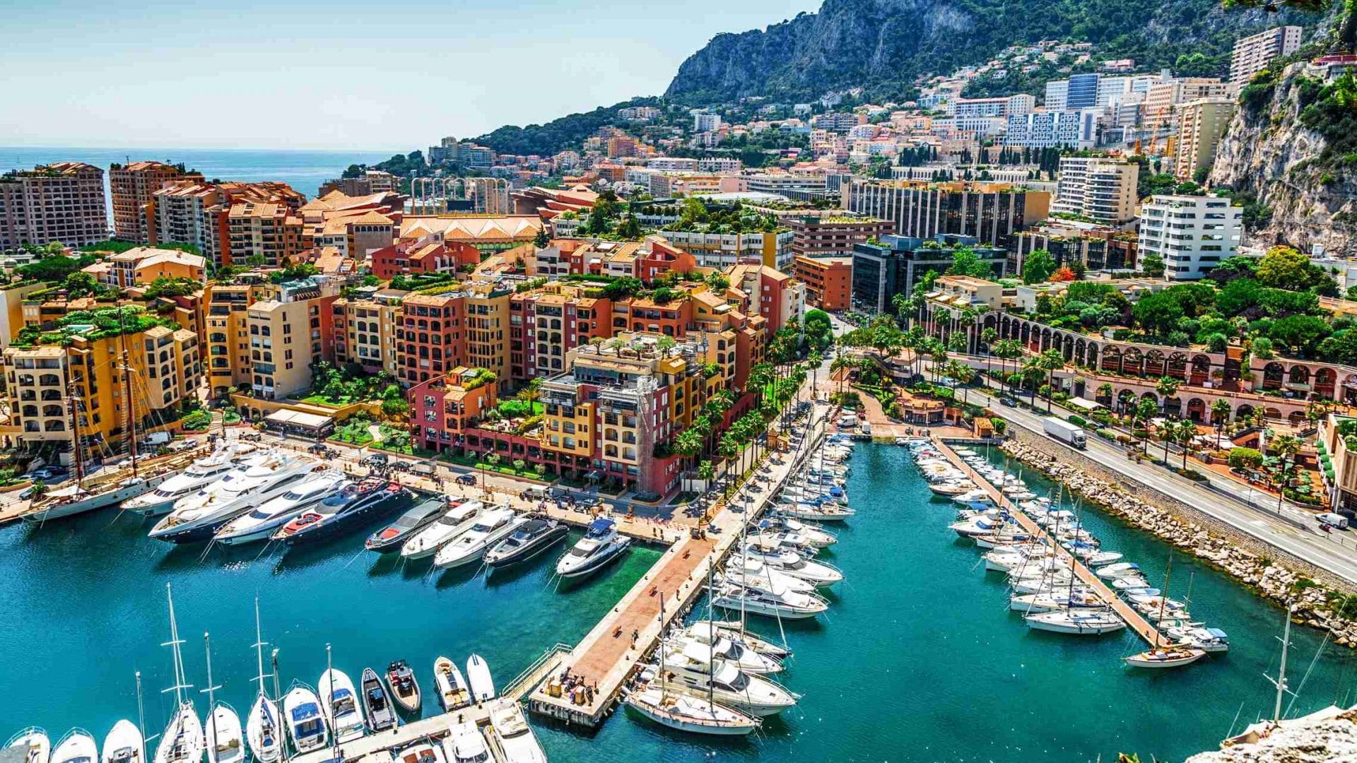 Monaco ja Monte Carlo näkymä satamasta