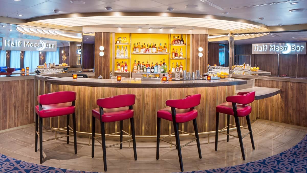 Rotterdam Half Moon Bar (c)HollandAmericaLine