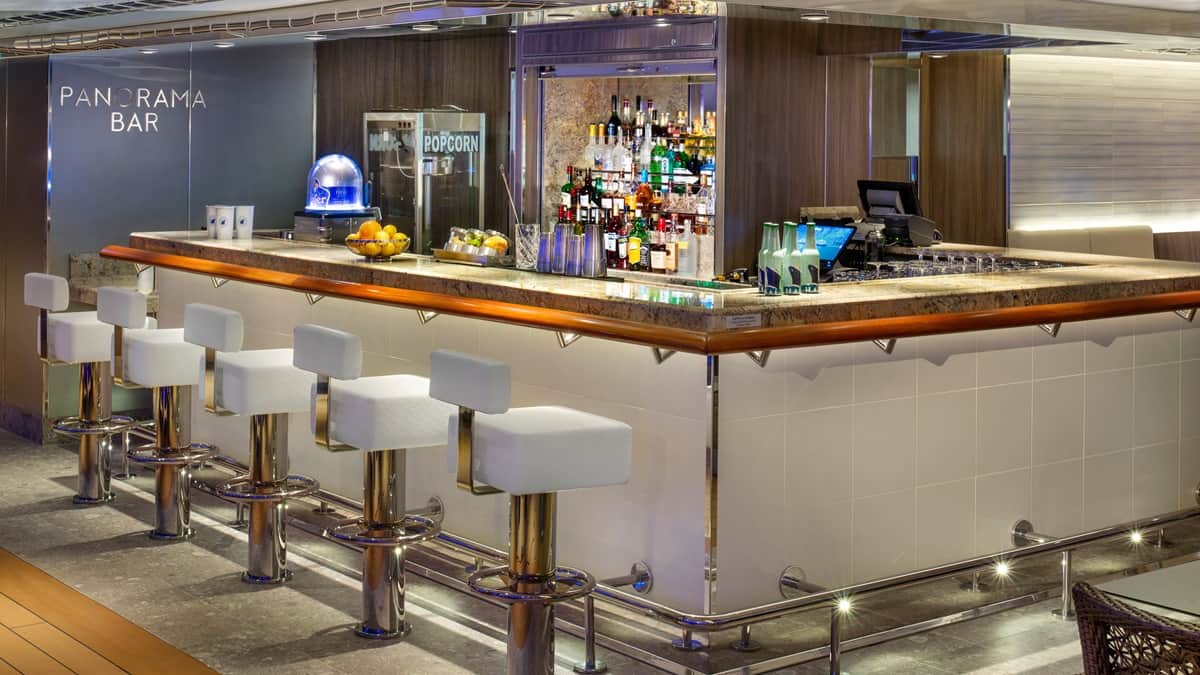 Rotterdam Panorama Bar (c)HollandAmericaLine