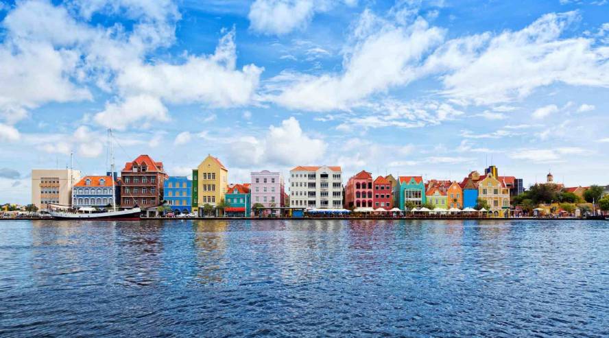 Willemstadin värikkäitä taloja Curacao