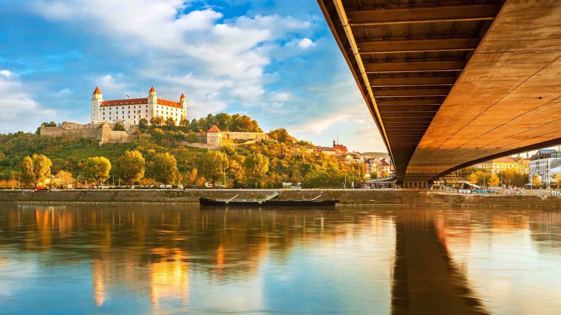 Bratislavan linna Slovakia Tonavan risteily