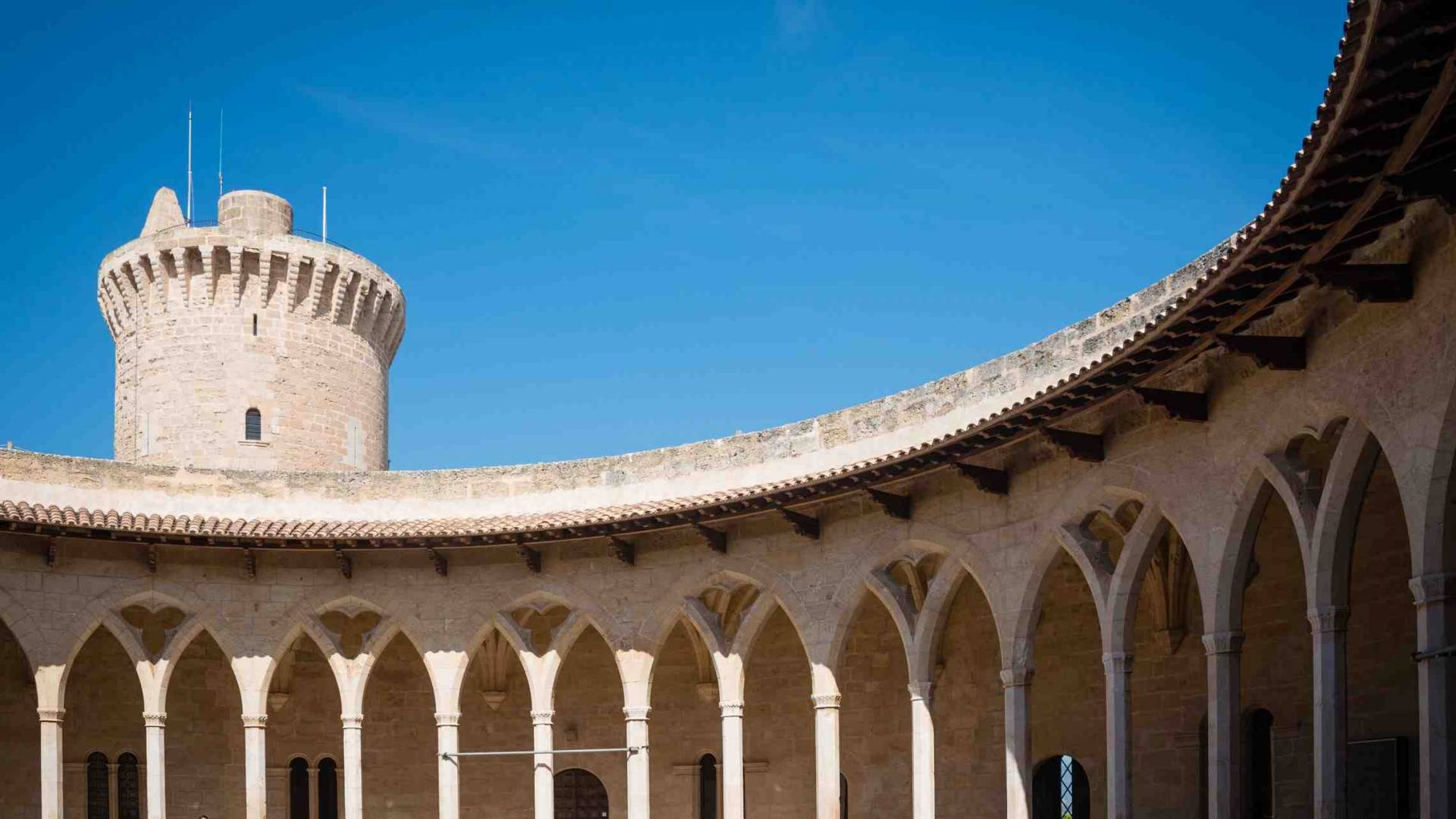 Espanja Baleaarit mallorca Palma Bellver linna historia