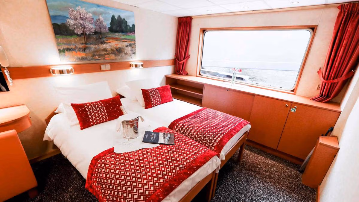 Rhone Princess ikkunallinen hytti pääkansi CroisiEurope©Fabien Loaec compressed Rhone Princess ikkunallinen hytti pääkansi CroisiEurope©Fabien Loaec compressed