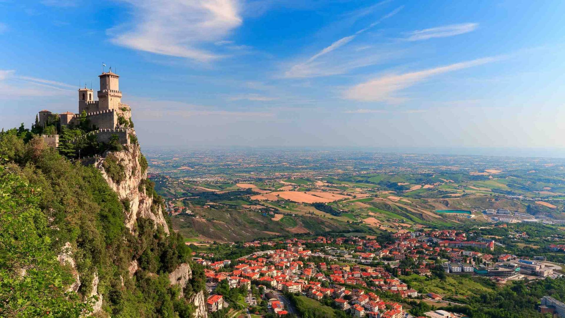 San Marino näkymä kaupunkiin