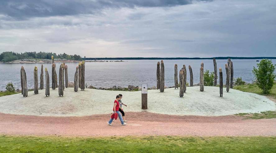 Tammisotilaat Katariinan Meripuistossa © Kotkan kaupunki