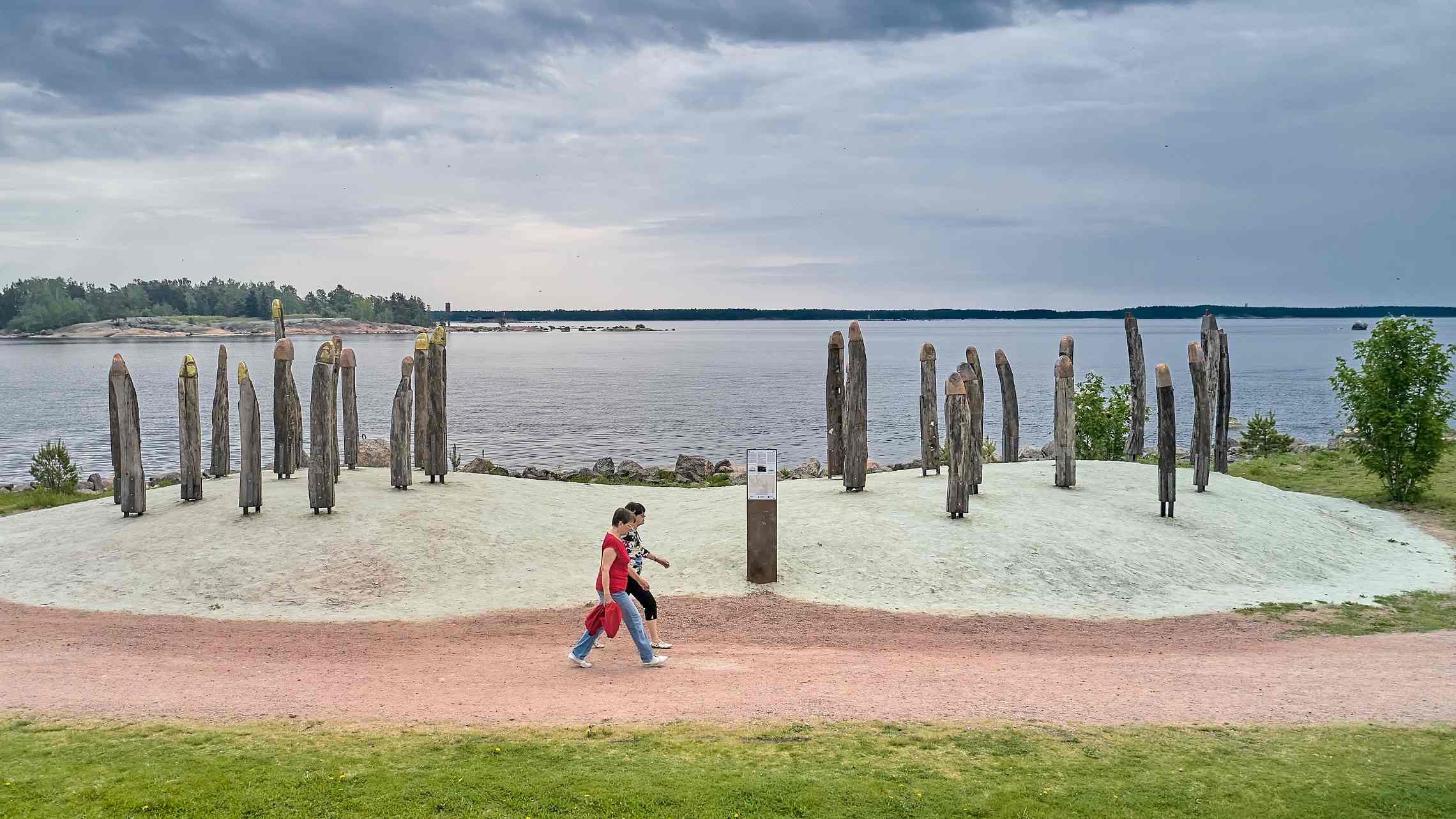 Tammisotilaat Katariinan Meripuistossa © Kotkan kaupunki