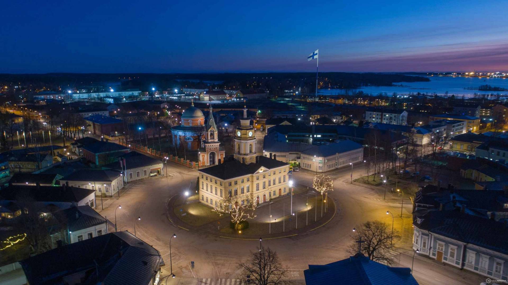 Haminan raatihuoneentori talvella c Haminan kaupunki