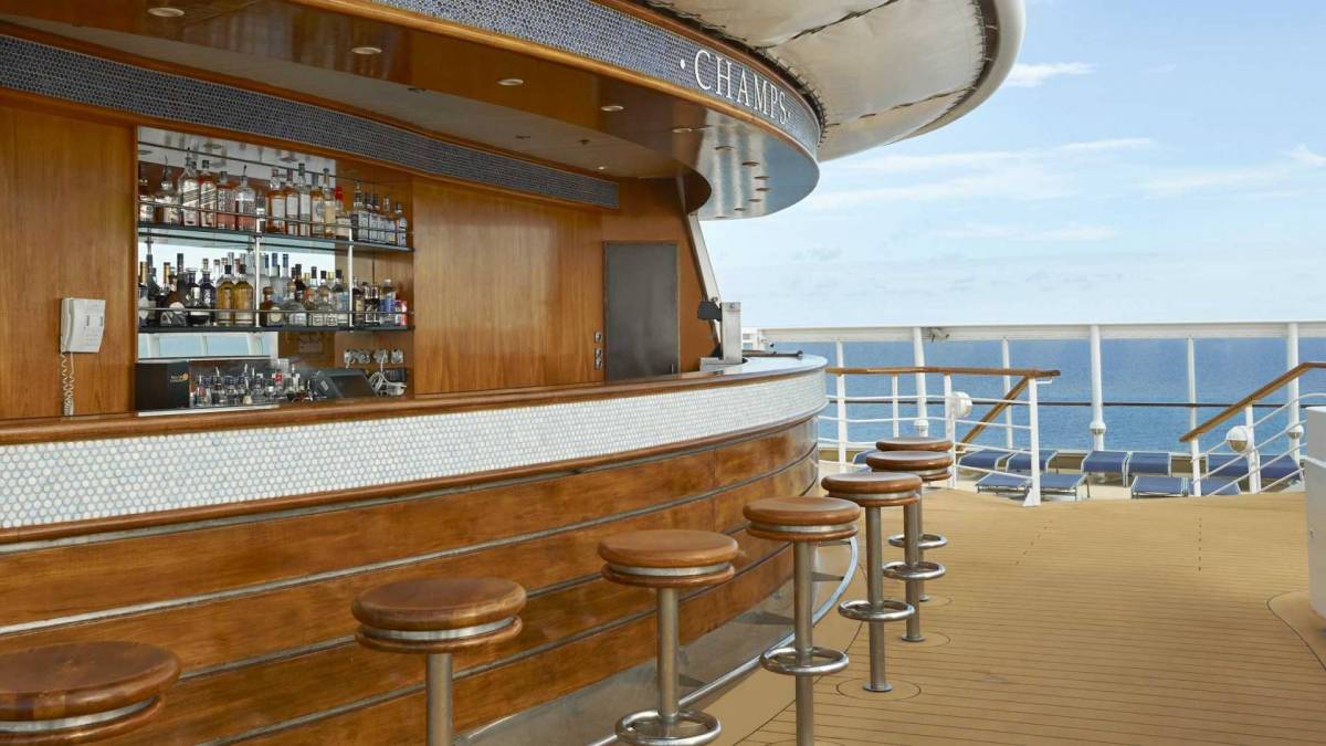 Champs allasbaari Norwegian Sun ©NCL