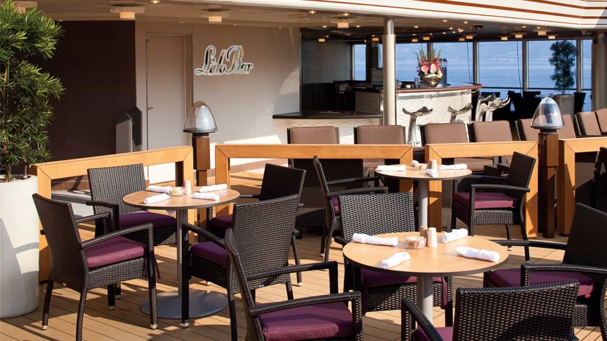 Lido Bar Nieuw Amsterdam ©HollandAmericaLine