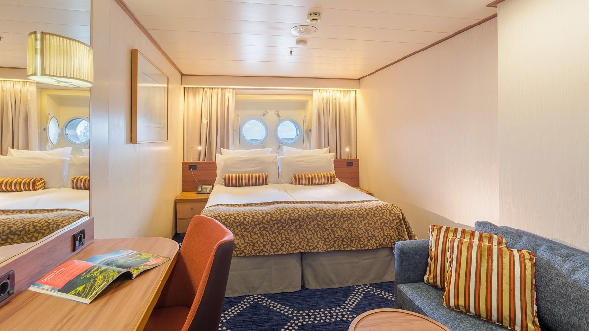 Ikkunallinen hytti valoventtiililla Vasco da Gama ©NickoCruises