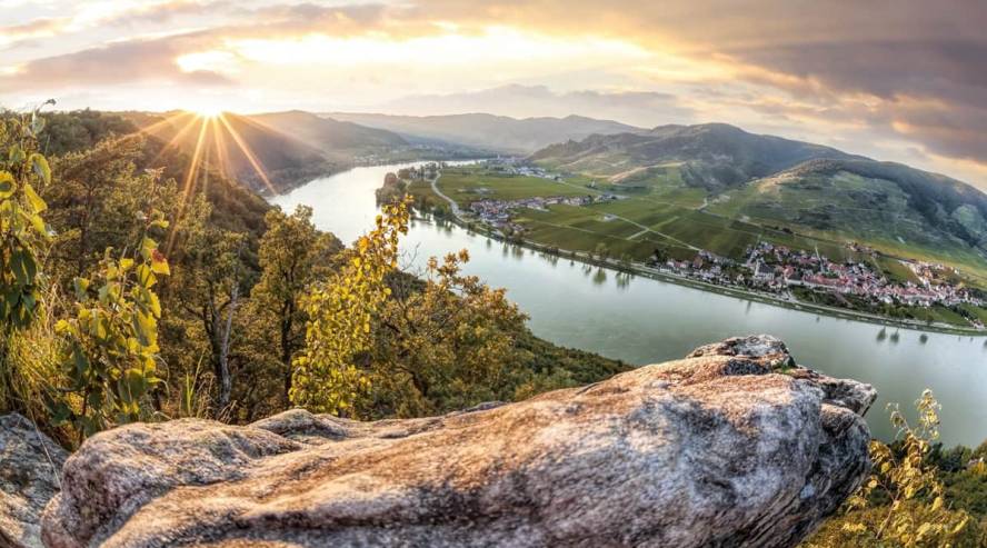 Matkanjohtajan vinkit Tonavan varrella oleviin kaupunkeihin: mitä nähdä ja millä herkutella?