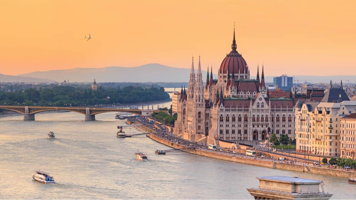 Budapest Unkarin parlamenttitalo