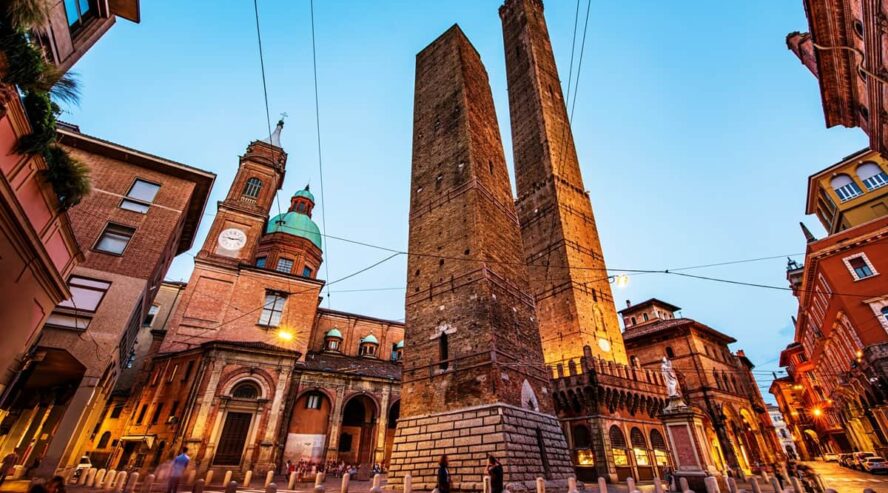 Bologna towers Asinelli ja Garisenda Italia