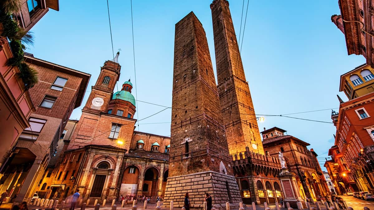 Bologna towers Asinelli ja Garisenda Italia