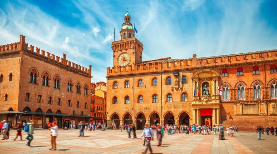 Bologna vanhankaupungin kellotorni Italia