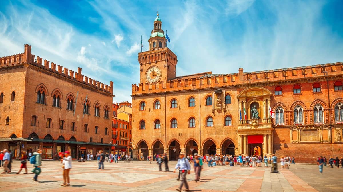 Bologna vanhankaupungin kellotorni Italia
