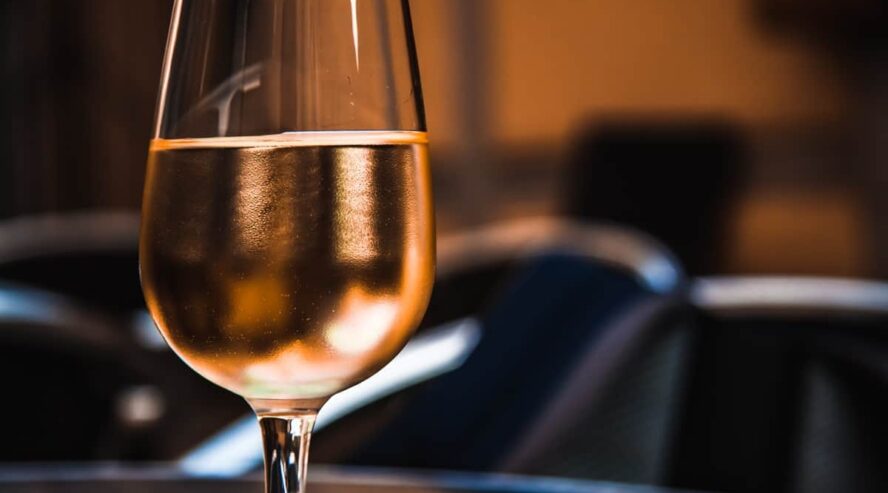 Lasi viinia ruoka ja juoma