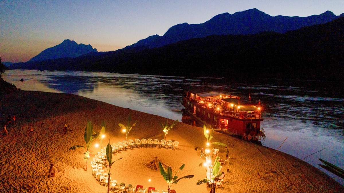 Barbecue on a sandbank along the Mekong river (37) Credit Dennis Schmelz (www.dennisschmelz.de)