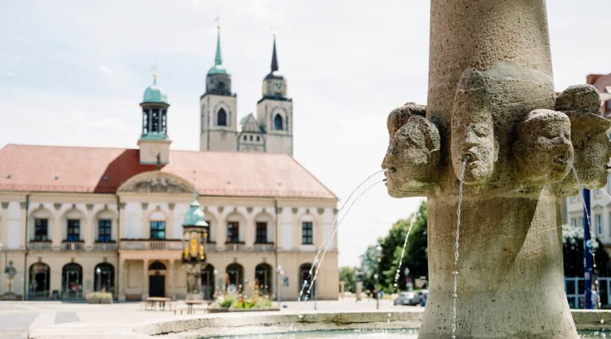Raatihuoneen suihkulähde Madgeburg c Felix Paulin
