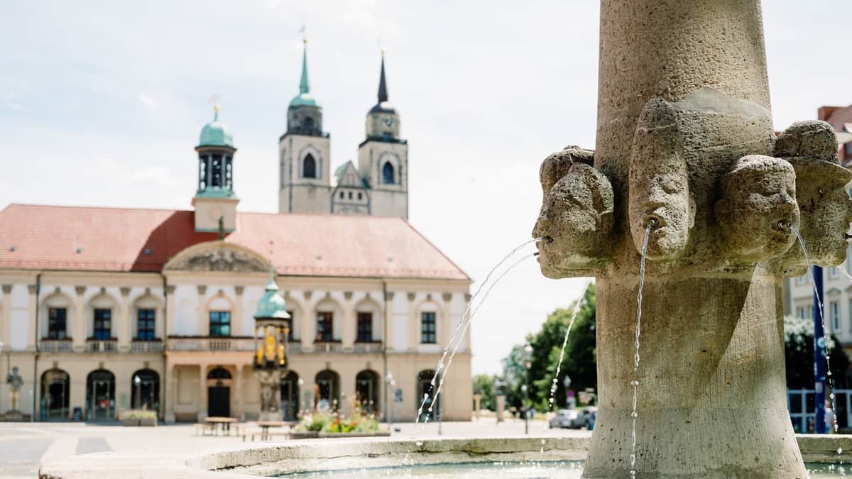 Raatihuoneen suihkulähde Madgeburg c Felix Paulin