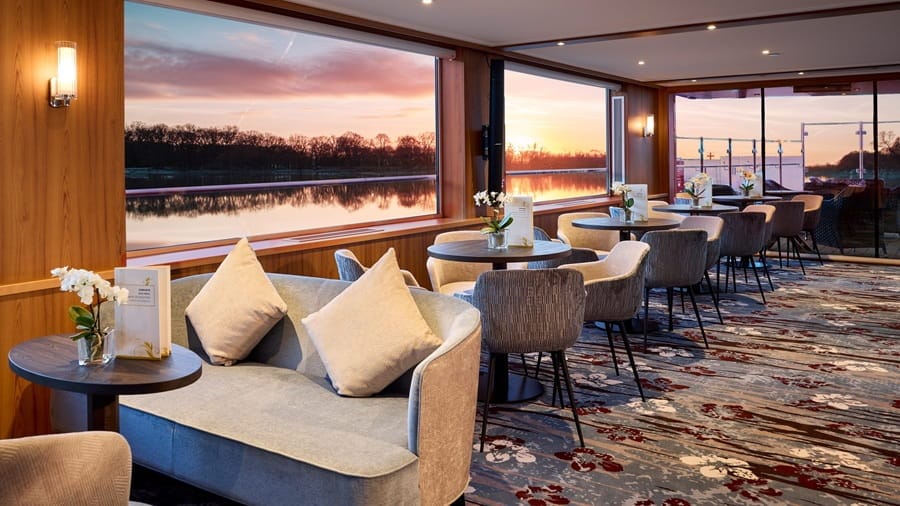 Lounge2 Swiss Splendor(c)Scylla Lounge2 Swiss Splendor(c)Scylla