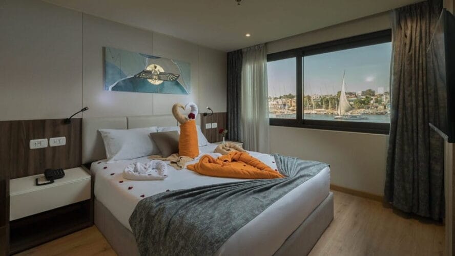 Royal Elite standard