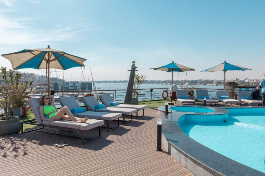 Royal Signature pool