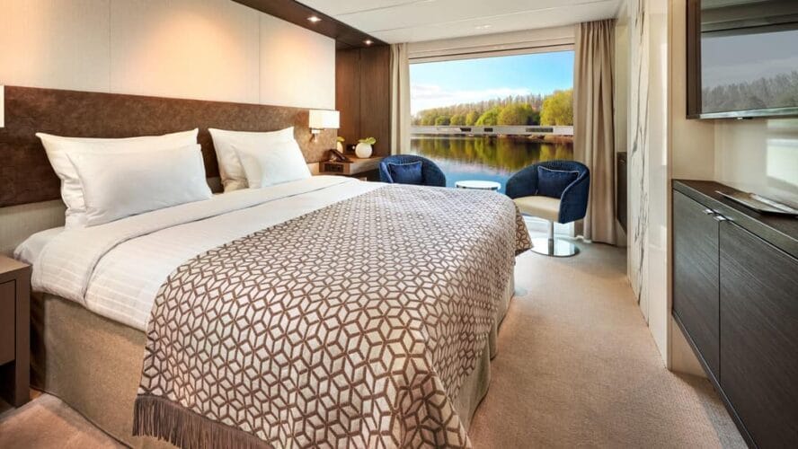 AMADEUS Riva Cabin Mozart and Strauss Deck Cabin Mozart and Strauss Deck A 1 B 1 B 4 Lueftner Cruises Amadeus Tom Yasny